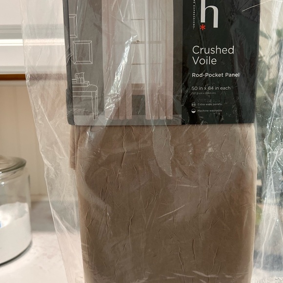 Curtains - Picture 4 of 6